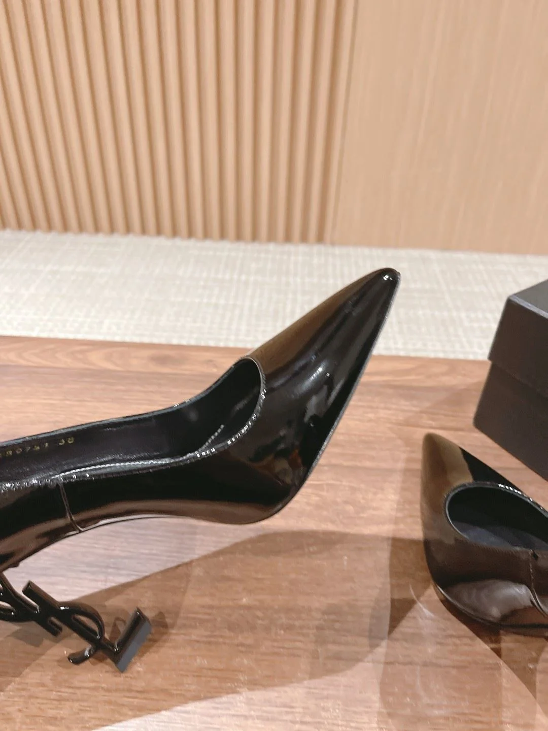 ComfortFit Ysl Shoes 5640