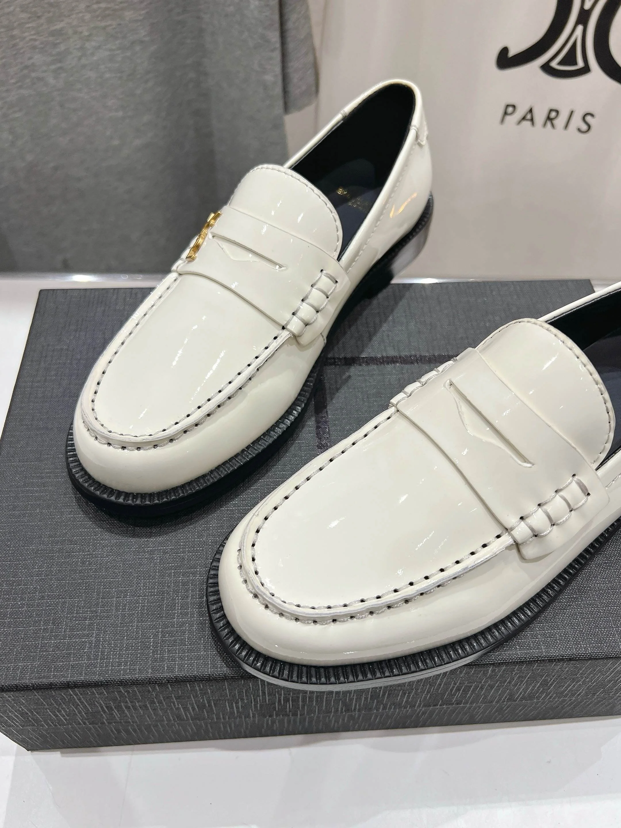 Ysl Shoes Snug 5604