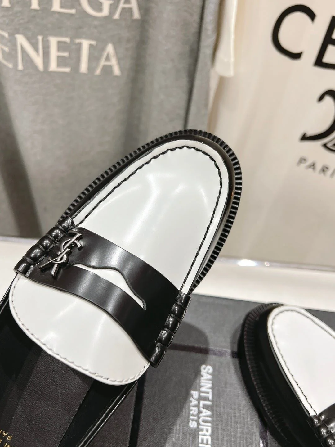 Unisex Ysl Shoes 5605