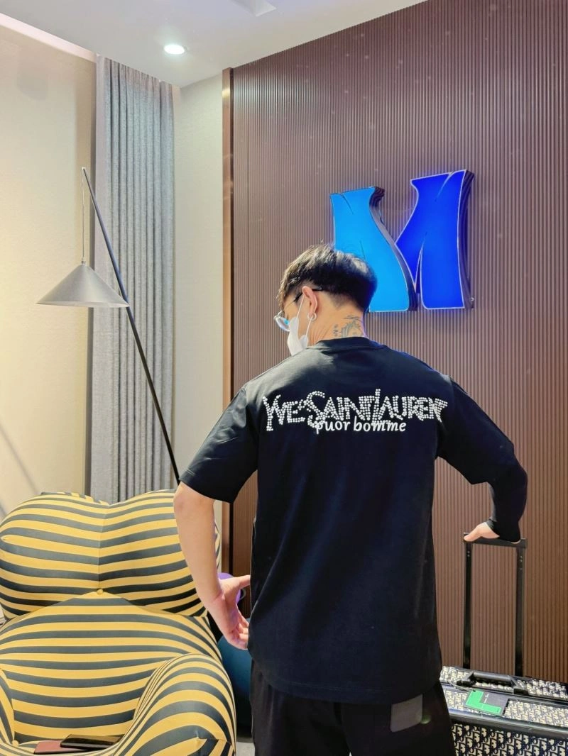 UrbanChic Ysl T-Shirts 158002