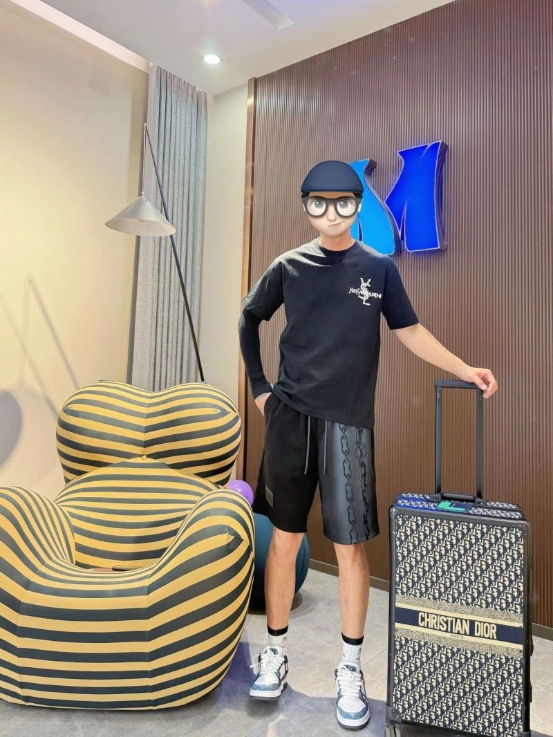 UrbanChic Ysl T-Shirts 158002